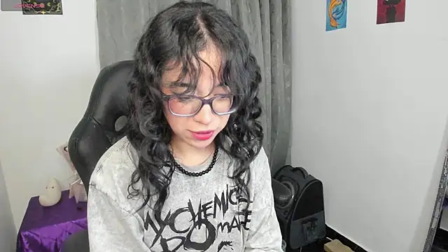 Snapshot of indra_cam chatting on 05.31.26 indra cam online show from 05.31.26