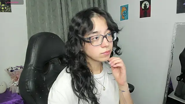 Snapshot of indra_cam chatting on 06.05.26 indra cam online show from 06.05.26