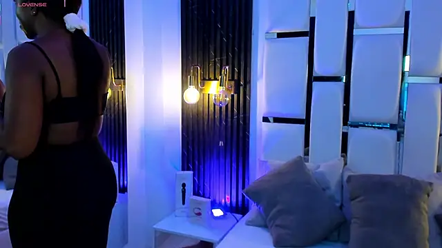 mia schwarz online show from 10.28.25