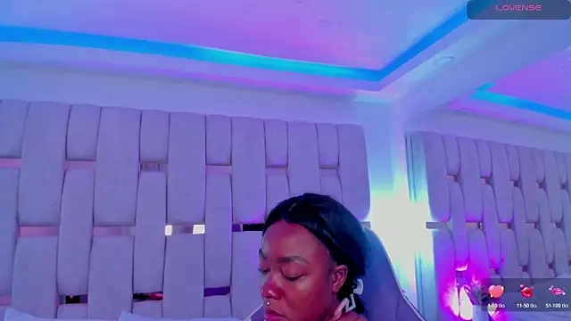 mia schwarz online show from 04.15.26