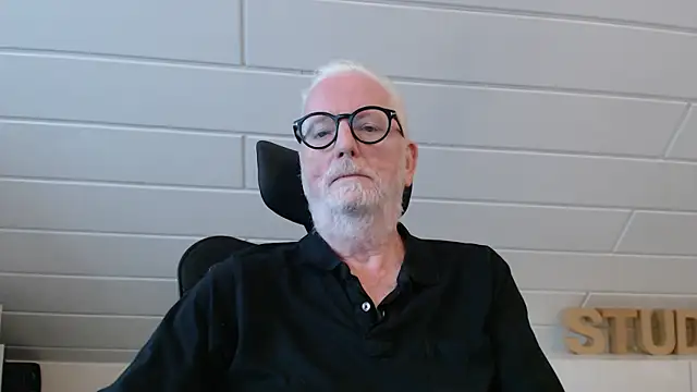 Greyhound70 online show from 09.16.25