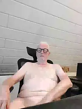 Greyhound70 online show from 09.25.25