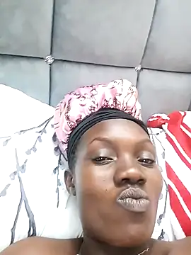 Slimthick900 online show from 02.22.25