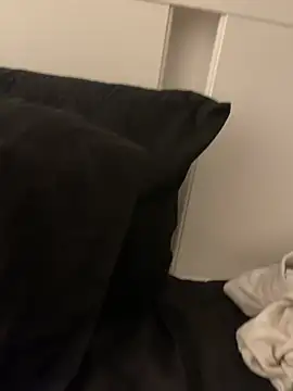 Snapshot of monikaas chatting on 12.13.24 monikaas online show from 12.13.24