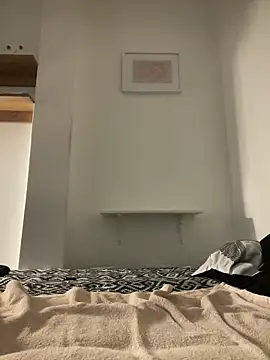 Snapshot of monikaas chatting on 12.17.24 monikaas online show from 12.17.24