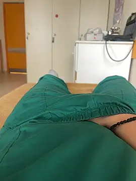 Snapshot of monikaas chatting on 12.24.24 monikaas online show from 12.24.24