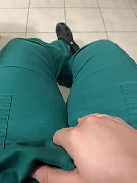 Snapshot of monikaas chatting on 02.14.25 monikaas online show from 02.14.25