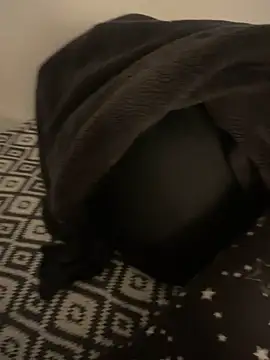 Snapshot of monikaas chatting on 02.25.25 monikaas online show from 02.25.25