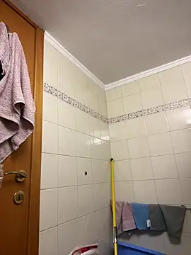 Snapshot of monikaas chatting on 03.16.25 monikaas online show from 03.16.25