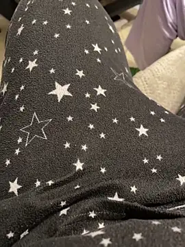 Snapshot of monikaas chatting on 10.14.25 monikaas online show from 10.14.25