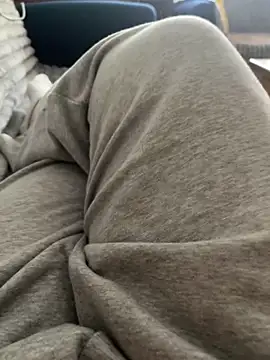 Snapshot of monikaas chatting on 10.20.25 monikaas online show from 10.20.25