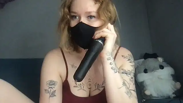 Snapshot of DirtyAlexIs chatting on 01.24.25 DirtyAlexIs online show from 01.24.25