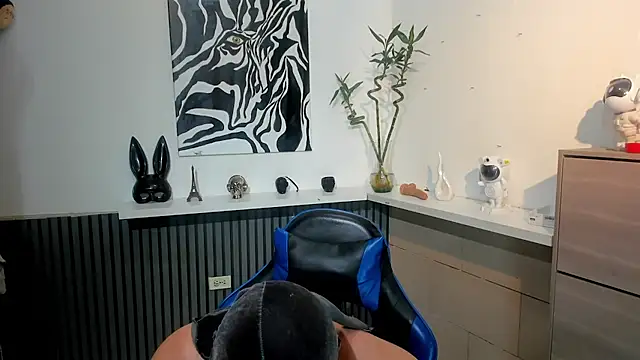 Daemon21 online show from 11.13.25