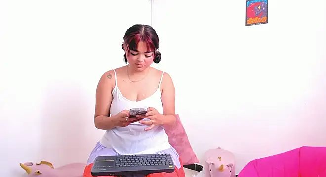 Snapshot of Agata_clark chatting on 10.01.25 Agata clark online show from 10.01.25