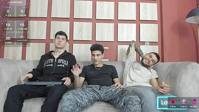 Snapshot of hot_day chatting on 03.13.25 hot day online show from 03.13.25