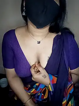 Snapshot of midhly chatting on 12.19.24 midhly online show from 12.19.24