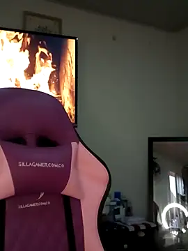 Lanna hott  online show from 10.15.25