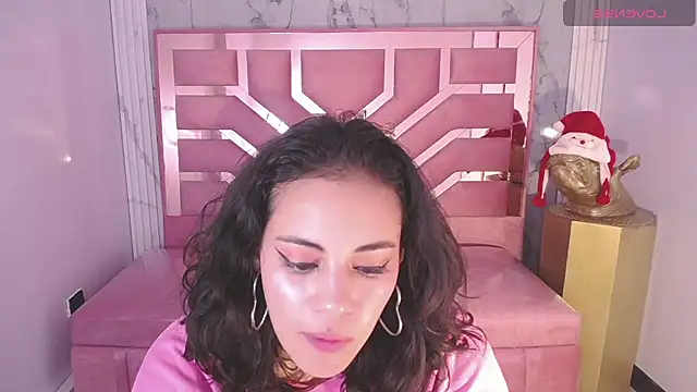 Snapshot of Tyna_ch chatting on 12.23.24 Tyna ch online show from 12.23.24
