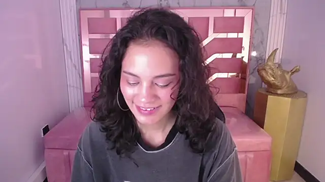 Snapshot of Tyna_ch chatting on 12.28.24 Tyna ch online show from 12.28.24