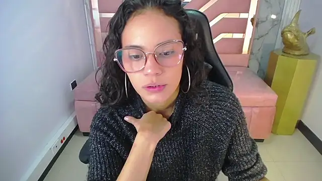 Snapshot of Tyna_ch chatting on 02.19.25 Tyna ch online show from 02.19.25