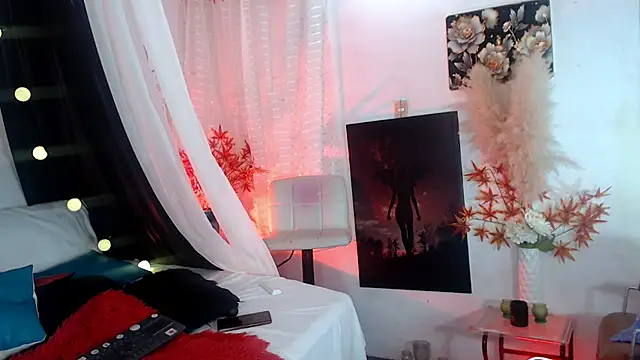 Snapshot of Kyara_Queen chatting on 01.01.25 Kyara Queen online show from 01.01.25