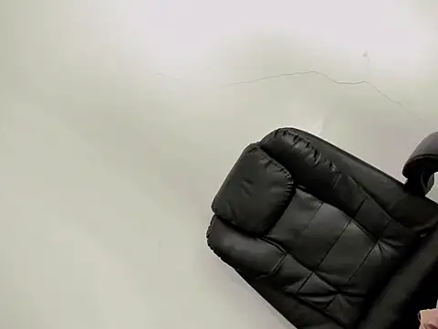 Snapshot of Selene14 chatting on 03.29.26 Selene14 online show from 03.29.26