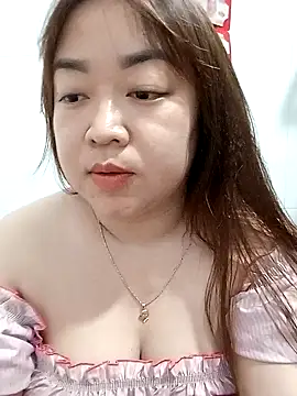 Snapshot of VyOanh2K chatting on 02.09.25 VyOanh2K online show from 02.09.25