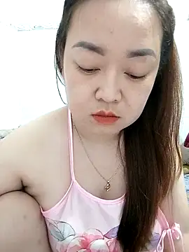 Snapshot of VyOanh2K chatting on 03.14.25 VyOanh2K online show from 03.14.25