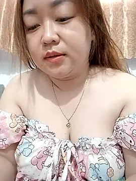 Snapshot of VyOanh2K chatting on 10.09.25 VyOanh2K online show from 10.09.25