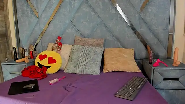 Snapshot of Aura_love69 chatting on 02.14.26 Aura love69 online show from 02.14.26