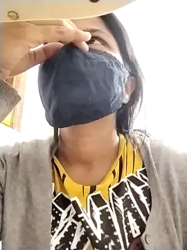 Snapshot of Sapna-80 chatting on 12.04.24 Sapna-80 online show from 12.04.24