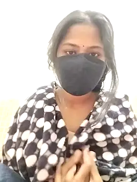 Snapshot of Sapna-80 chatting on 12.15.24 Sapna-80 online show from 12.15.24