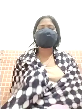 Snapshot of Sapna-80 chatting on 12.24.24 Sapna-80 online show from 12.24.24