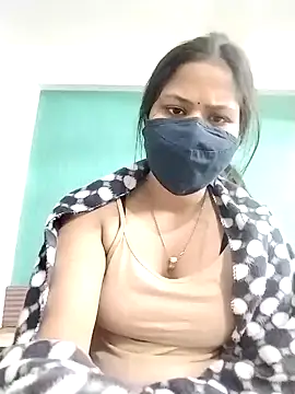 Snapshot of Sapna-80 chatting on 12.25.24 Sapna-80 online show from 12.25.24