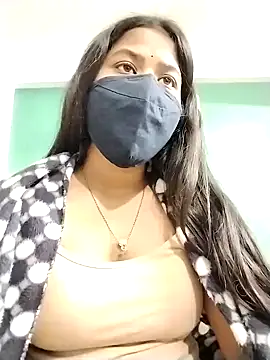 Snapshot of Sapna-80 chatting on 12.28.24 Sapna-80 online show from 12.28.24