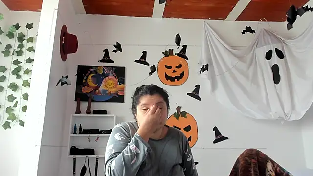 Karol IsabelCouple online show from 10.22.25