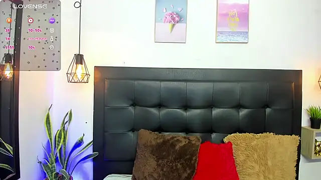 Snapshot of sweet_abby1 chatting on 01.28.25 sweet abby1 online show from 01.28.25