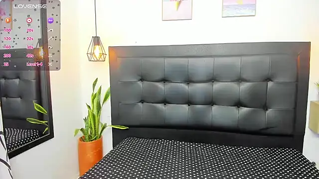 Snapshot of sweet_abby1 chatting on 01.31.25 sweet abby1 online show from 01.31.25