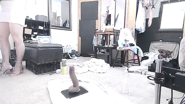 Snapshot of sissytrapdolly24 chatting on 02.01.25 sissytrapdolly24 online show from 02.01.25