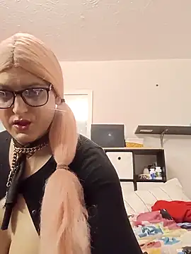 sissytrapdolly24 online show from 04.17.26