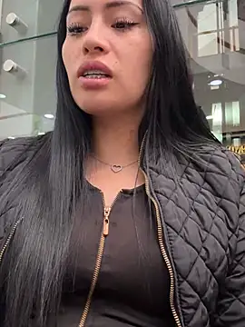 Snapshot of Sara_luna_ chatting on 01.06.25 Sara luna  online show from 01.06.25