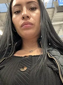 Snapshot of Sara_luna_ chatting on 03.01.25 Sara luna  online show from 03.01.25