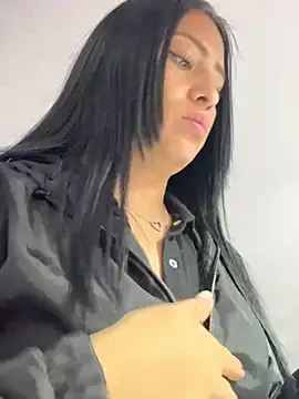 Snapshot of Sara_luna_ chatting on 03.19.25 Sara luna  online show from 03.19.25