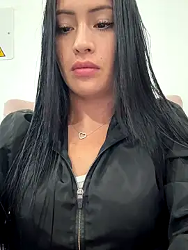 Snapshot of Sara_luna_ chatting on 10.29.25 Sara luna  online show from 10.29.25