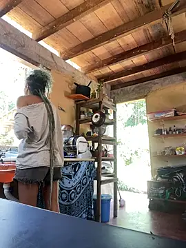 Snapshot of sammoura01 chatting on 09.24.25 sammoura01 online show from 09.24.25