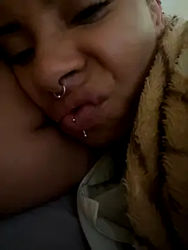 Snapshot of sammoura01 chatting on 09.25.25 sammoura01 online show from 09.25.25