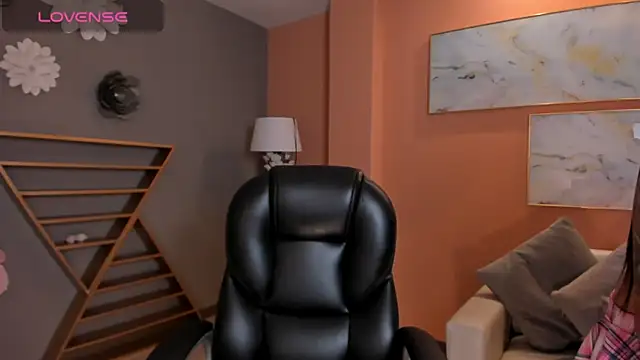 HannahJamesX online show from 02.10.25