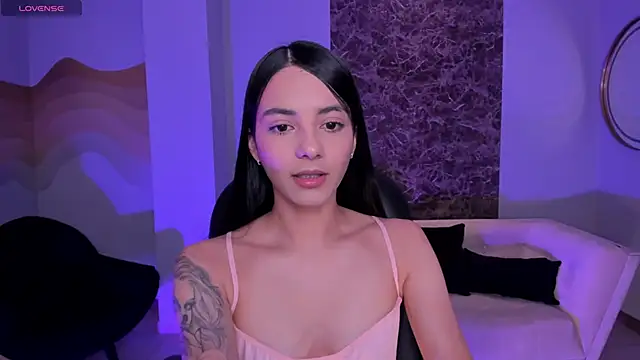 HannahJamesX online show from 02.26.25