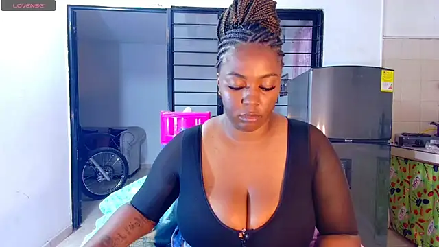 Snapshot of CiaraEbony chatting on 03.09.25 CiaraEbony online show from 03.09.25