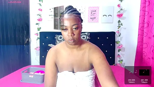 Snapshot of CiaraEbony chatting on 10.01.25 CiaraEbony online show from 10.01.25